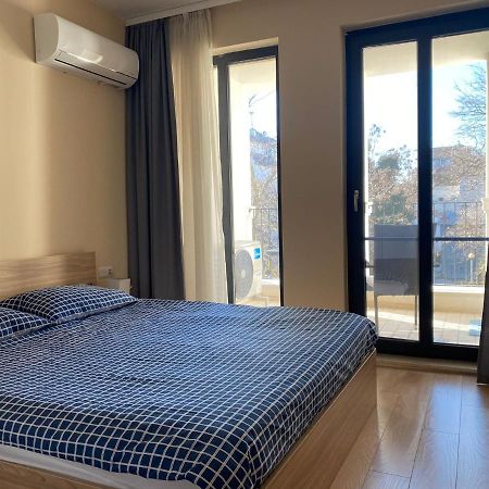 Brand New Apartment With Outdoor Swimming Pool ヴァルナ エクステリア 写真