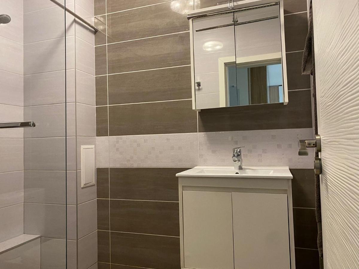 Brand New Apartment With Outdoor Swimming Pool ヴァルナ エクステリア 写真