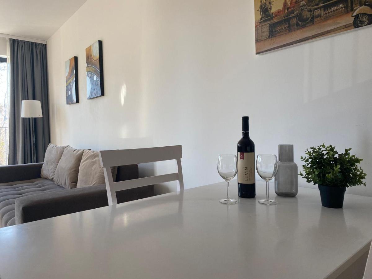 Brand New Apartment With Outdoor Swimming Pool ヴァルナ エクステリア 写真