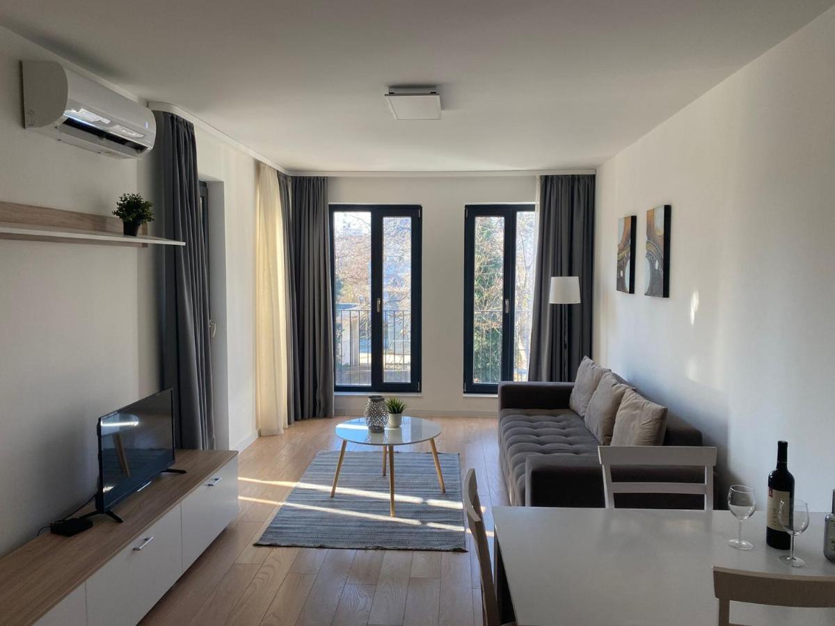 Brand New Apartment With Outdoor Swimming Pool ヴァルナ エクステリア 写真