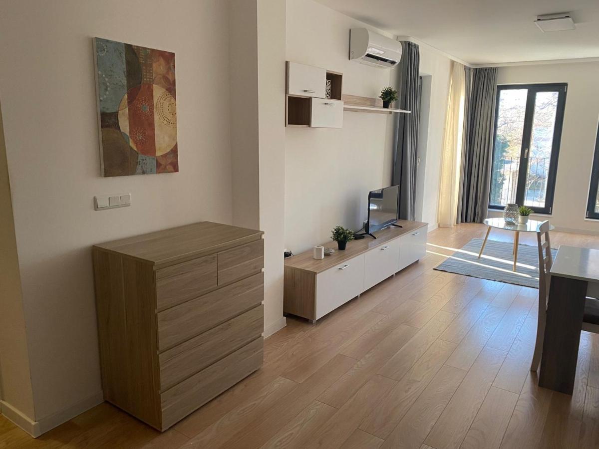 Brand New Apartment With Outdoor Swimming Pool ヴァルナ エクステリア 写真